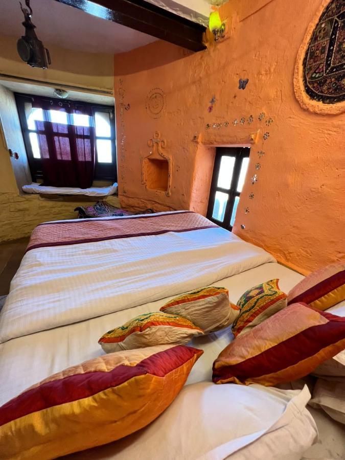 Saffron Guest House ไจซัลเมอร์ ภายนอก รูปภาพ