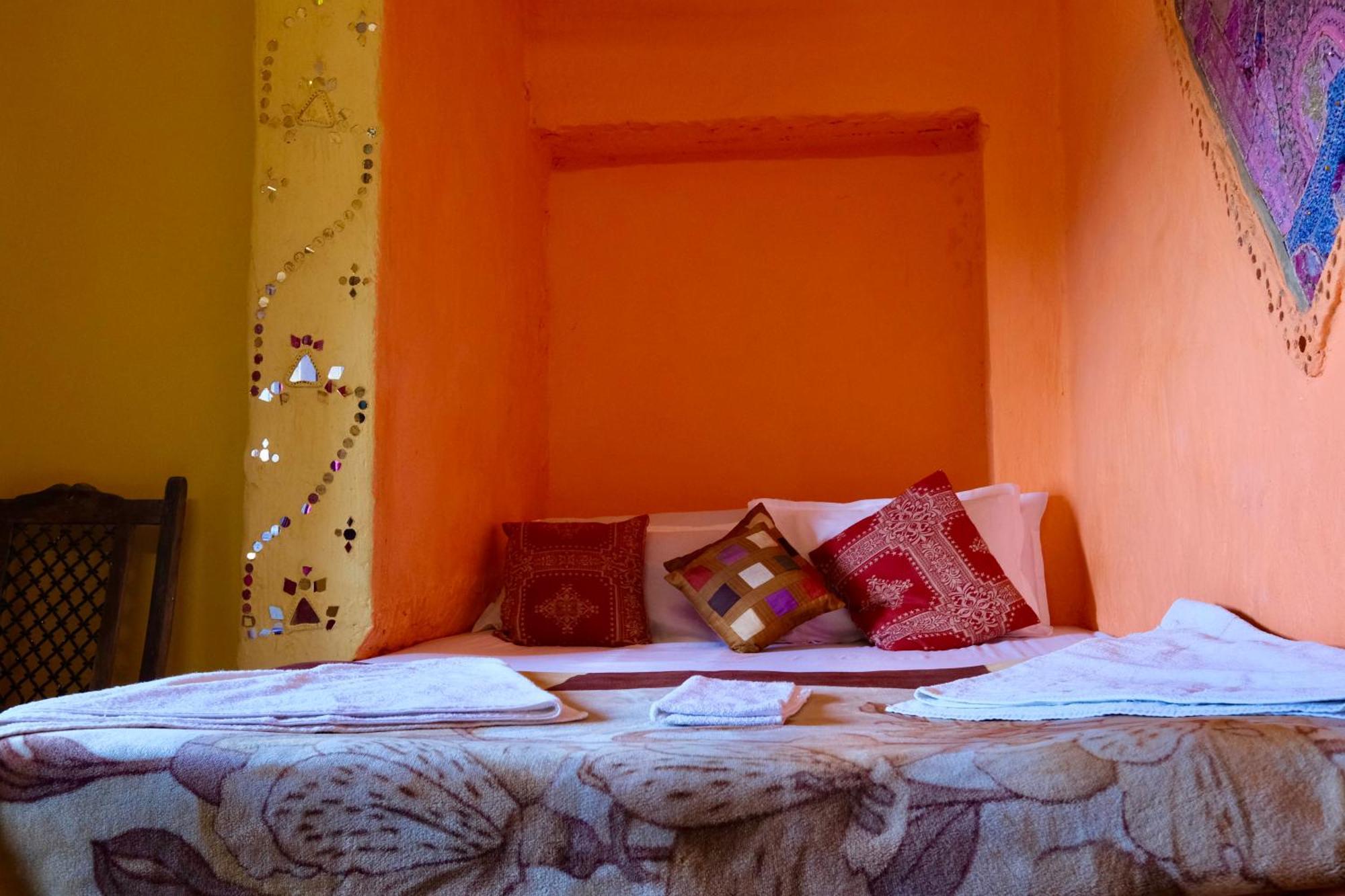 Saffron Guest House ไจซัลเมอร์ ภายนอก รูปภาพ