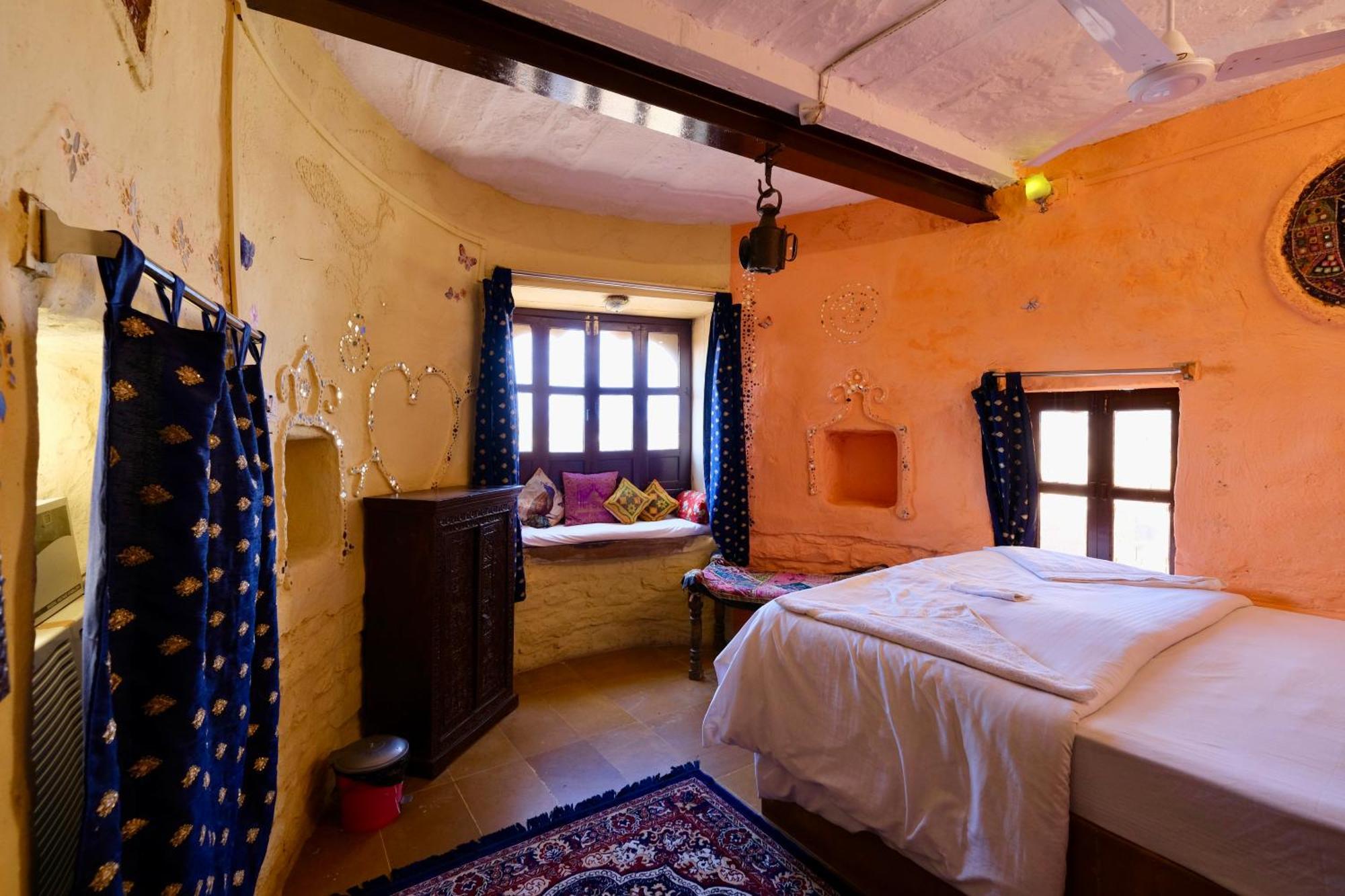 Saffron Guest House ไจซัลเมอร์ ภายนอก รูปภาพ