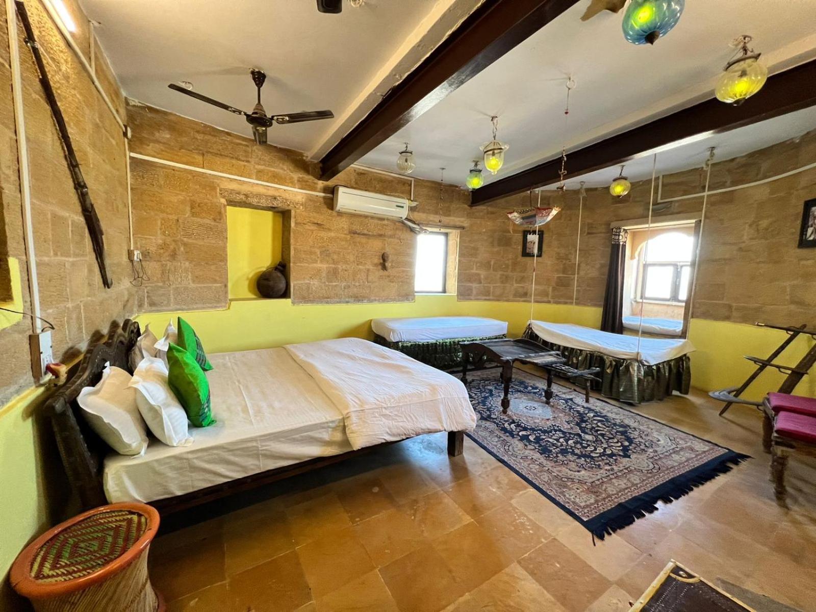 Saffron Guest House ไจซัลเมอร์ ภายนอก รูปภาพ