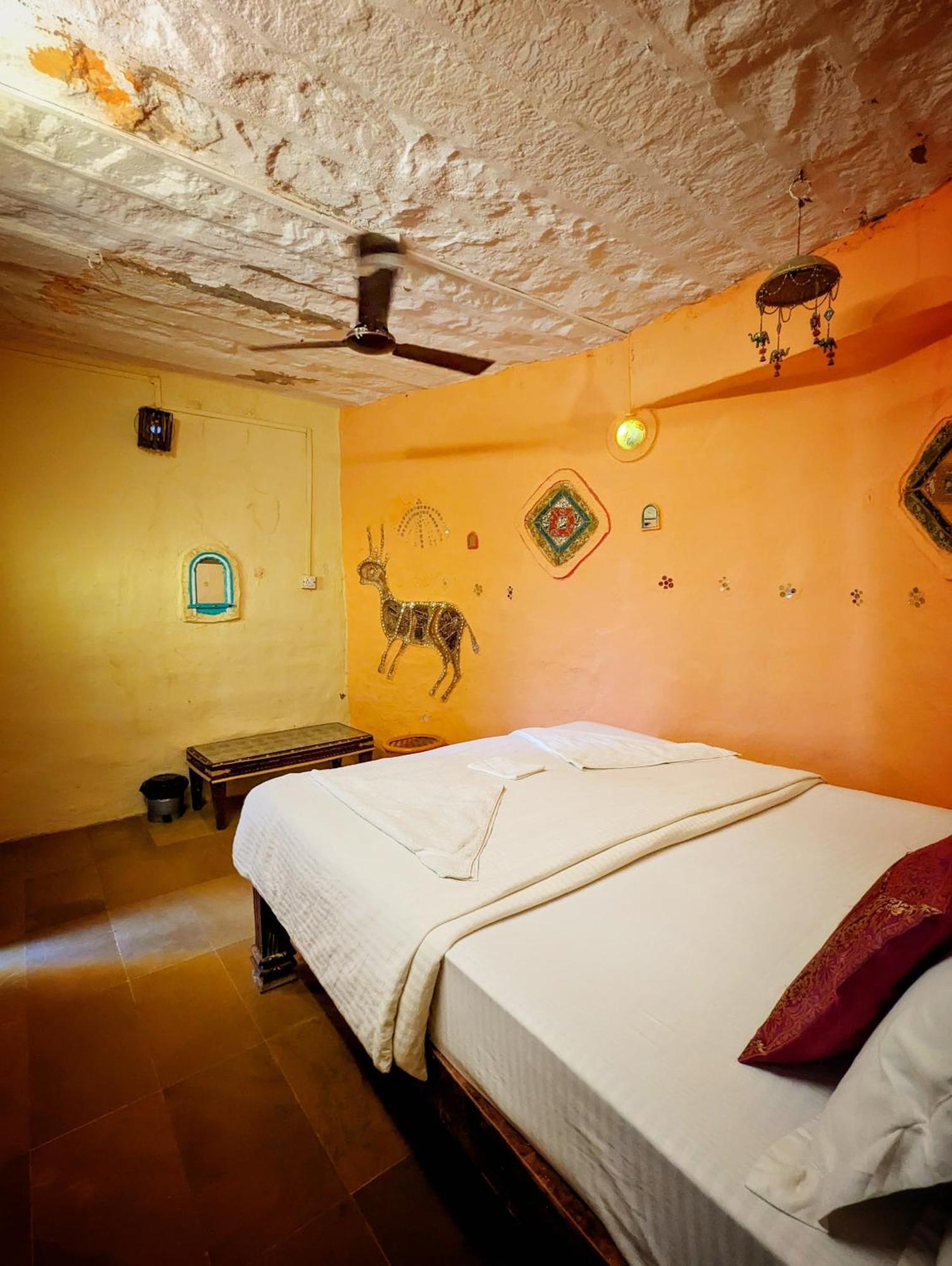 Saffron Guest House ไจซัลเมอร์ ภายนอก รูปภาพ
