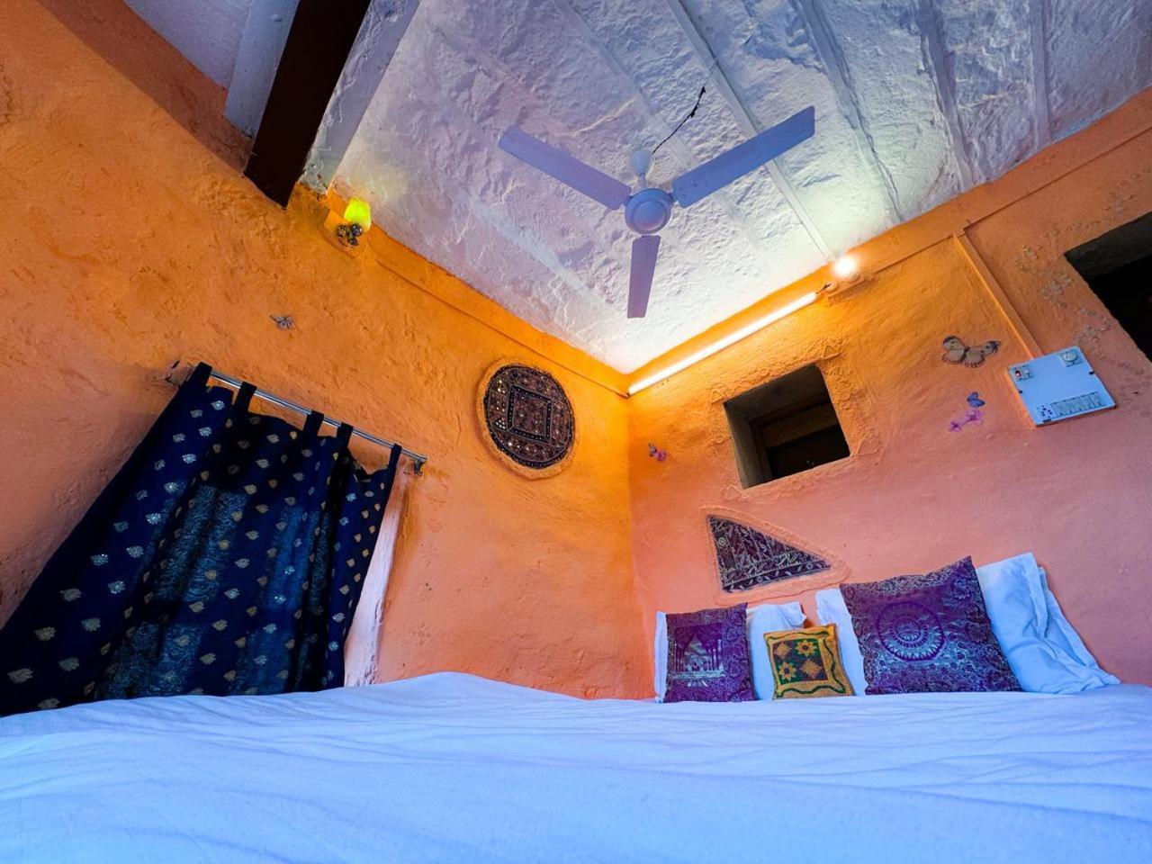 Saffron Guest House ไจซัลเมอร์ ภายนอก รูปภาพ
