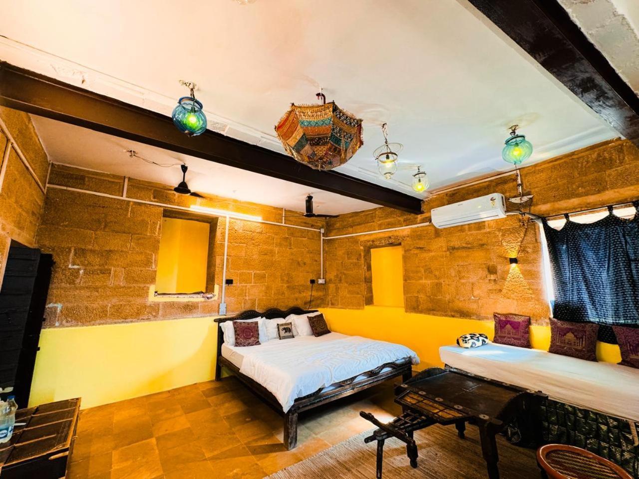 Saffron Guest House ไจซัลเมอร์ ภายนอก รูปภาพ