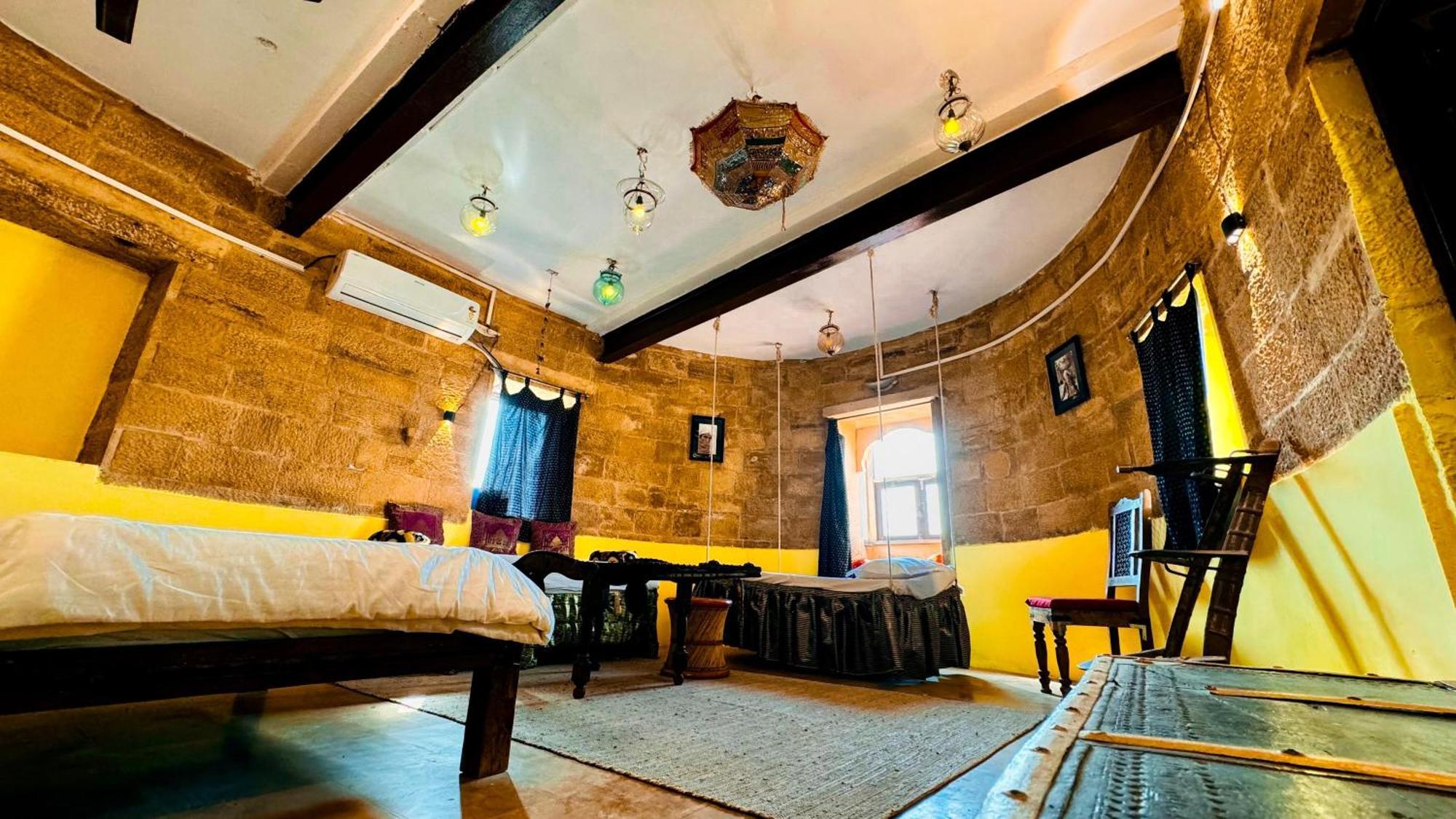 Saffron Guest House ไจซัลเมอร์ ภายนอก รูปภาพ